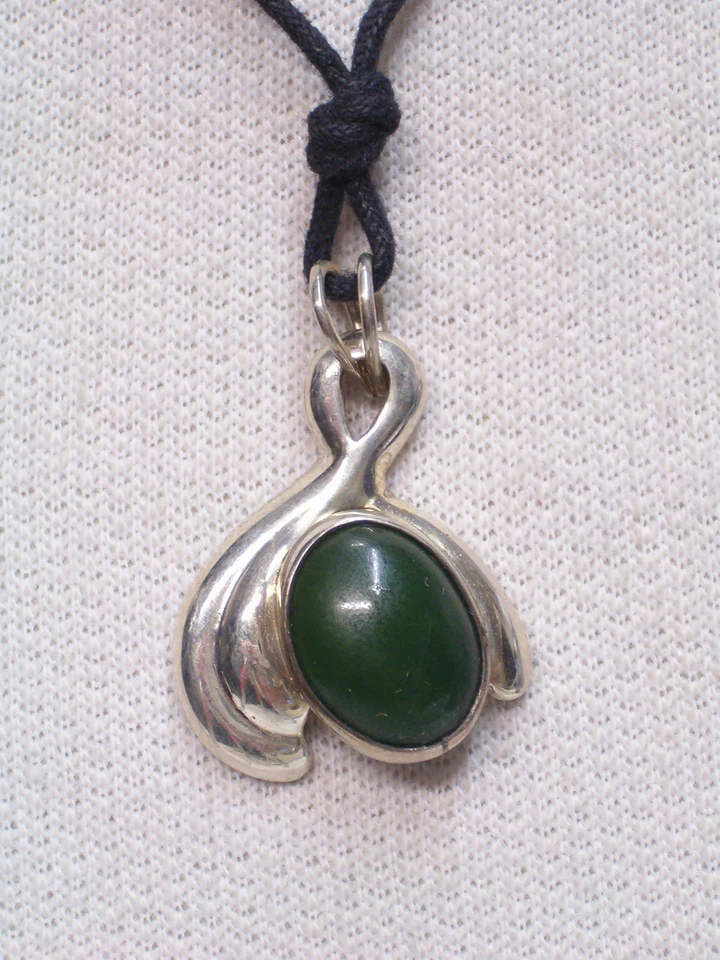 Ciondolo in ARGENTO 925 con GIADA naturale cabochion e girocollo - pietra dura - Immagine 1 di 3