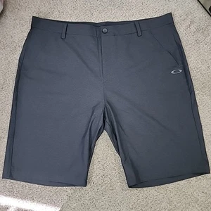 Oakley Mens Shorts 40 Regular Fit Charcoal Gray Flat Front 10” Inseam (M1) - Picture 1 of 9