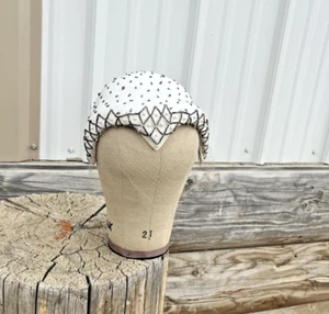 Esclusivo cappello Marche avorio perline velato copricapo vintage cloche da sposa - Foto 1 di 10