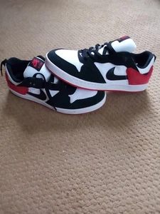 Size 9 - Nike Alleyoop SB White University Red Skateboarding Shoe - Picture 1 of 6