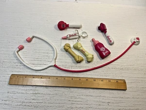 Mattel Barbie Tierarzt Arzt Set Ersatzteile 2 Knochen / magnetisch versandkostenfrei - Bild 1 von 7