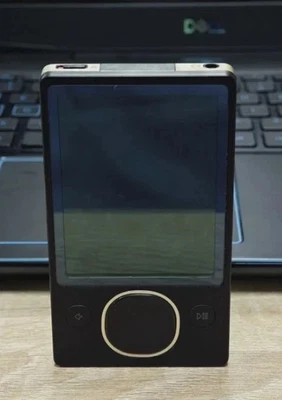 Microsoft Zune 2nd Digital Media Reproductor MP3 80 GB Negro/Rojo Mejor Regalo Foto 1 de 4