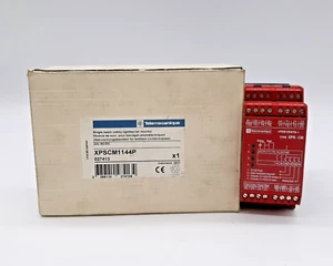 Telemecanique XPSCM1144P Single Beam Safety Lightbarrier Monitor - Picture 1 of 5
