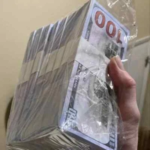 100 Pcs Realistic Simulated USD Banknotes – High-Quality Money Props for Movies - Picture 1 of 3