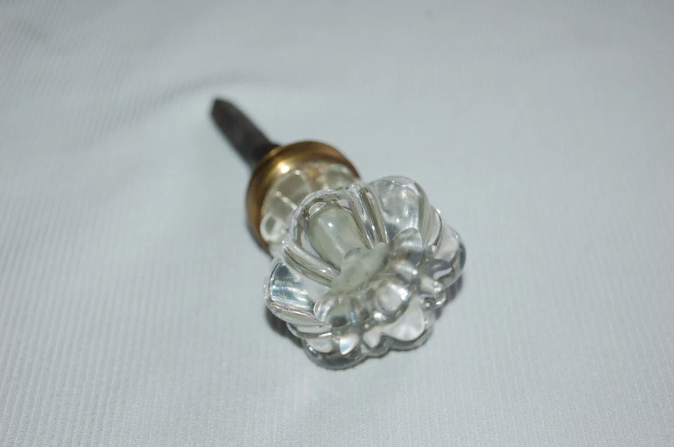 ANCIEN BOUTON DE PORTE DE MEUBLE TIROIR en CRISTAL /VERRE POIGNÉE ANCIENNE - Photo 1/3