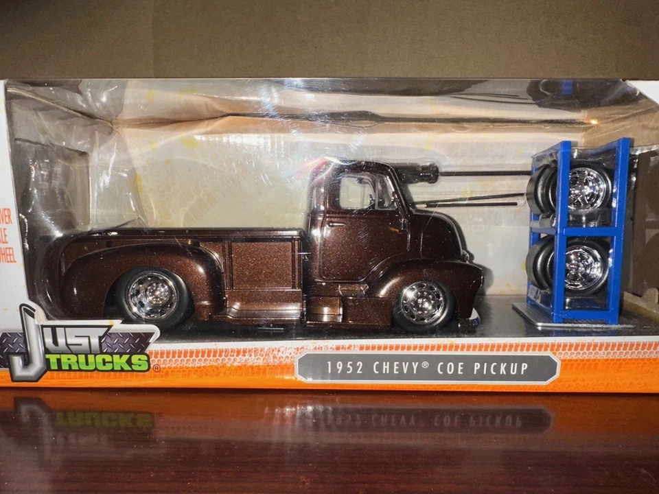 Jada Just Trucks 1/24 1952 Chevy COE Brown Pickup #98021 #789* - Image 1 of 1