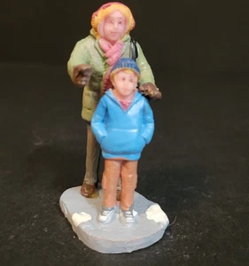 Lemax Christmas Village Town Mother Pointing With Son Blue Coat - Bild 1 von 7