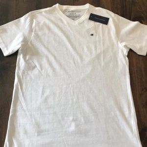 Tommy Hilfiger Classic White 100% Cotton Boys T Shirt New NWT Youth Size XL - Picture 1 of 7