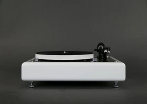 Restauramos tu Thorens TD 145 a 166 en pintura de piano blanco - Imagen 1 de 10