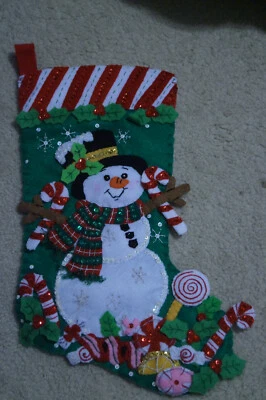 Medias de Navidad Muñeco de Nieve Caramelo Fieltro Bucilla 18" Completadas Foto 1 de 3