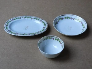 (JUEGO DE 3) JUEGO DE PLATOS, TAZÓN Y TAZA DE UVAS Y HOJAS DE PORCELANA DE COLECCIÓN - Imagen 1 de 10