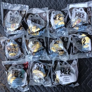 Lotto (11) NUOVO #1 2 3 6 Cattivissimo Me 2 McDonald's Happy Toys Minions 2013 senza suono - Foto 1 di 5