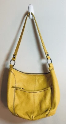 Bolso de hombro The Sak Hobo Bucket de cuero amarillo suave Foto 1 de 4