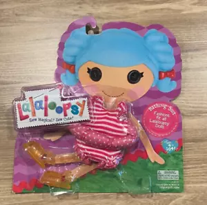 NUEVO en Embalaje Traje de Baño Lalaloopsy Moda Se Adapta a Todas las Muñecas Rojo Blanco Rayas - Imagen 1 de 2