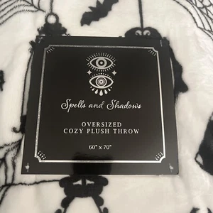 SPELL BOOKS, RAVENS, SPIDERS, SNAKES, BATS, SKULLS HALLOWEEN BLANKET 60x70” NWT - Picture 1 of 10