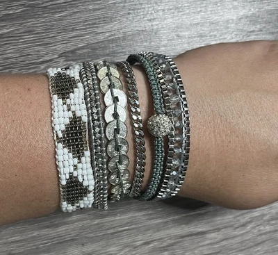 Pulsera Victoria Emerson Atticus Multicapa Puño Magnético Boho Clásico Foto 1 de 4