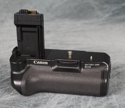 Empuñadura de batería para cámara réflex digital Canon BG-E5 OEM para cuerpos EOS Rebel XS/XSi/T1i probados Foto 1 de 4