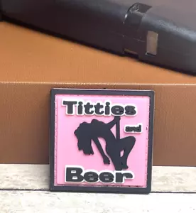 Patch PVC Tette e Birra - Patch Morale Tattica - Patch Tette Divertenti - Foto 1 di 5