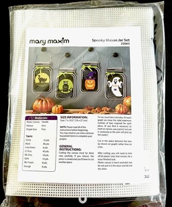 New Mary Maxim Spooky Halloween Mason Jar Plastic Canvas Craft Kit Sealed - Picture 1 of 3