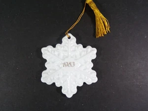 AVON 1983 WEIHNACHTEN ERINNERUNG KERAMIK "SCHNEEFLOCKE" MIT T BOX (3") - Bild 1 von 4