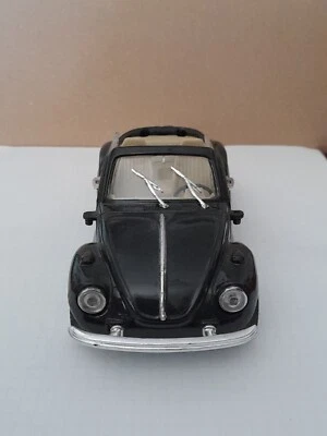 Polistil metallo - Volkswagen Maggiolino nero - scala 1/24 -  - Immagine 1 di 4