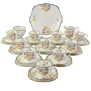 Royal Albert, Anemone, 10 Place Tea Set - Picture 1 of 7