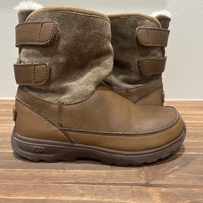 UGG Kids Tamarind Snow boots Waterproof Easy On And Off Chey sz 13 - Image 1 of 4