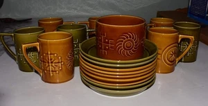 9 Totem Tea Cups  & Saucers w/Sugar Bowl - Made in England  Susan Williams-Ellis - Picture 1 of 11