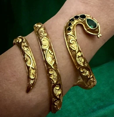 PULSERA SERPIENTE SERPIENTE ALREDEDOR DE LA MUÑECA CHAPADA EN ORO RACHEL ZOE Foto 1 de 4