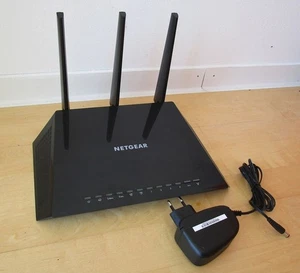 Netgear Nighthawk R6800 AC1900 Dual-Band Gigabit WLAN Router 802.11a/b/g/n/ac - Bild 1 von 10