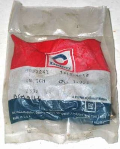 1986-1989 Firebird Camaro Cimarron NOS engine fan switch 15-4269 - Picture 1 of 2