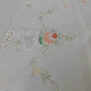 Tela de corredor de mesa bordada a mano rectángulo floral blanco 35"" x 16"" MANCHA DEFECTUOSA - Imagen 1 de 9