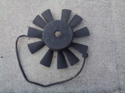 Mercedes-Benz 300D 1985 ventilador de refrigeración del radiador delantero con motor y aspas OEM Foto 1 de 2