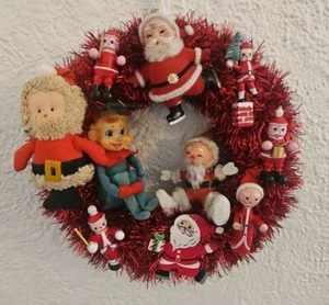 OOAK Vintage Natale MCM Kitsch Ginocchiera Elfo Babbo Natale Ghirlanda Artigianale Tinsel - Foto 1 di 8