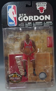 McFARLANE BEN GORDON CHICAGO BULLS SERIES 15 FIGURE BASKETBALL MIB RED JERSEY - Picture 1 of 5