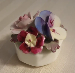 AYNSLEY VTG Fine Bone China 3D- Floral Bouquet Hand Modelled & Painted England - Picture 1 of 15