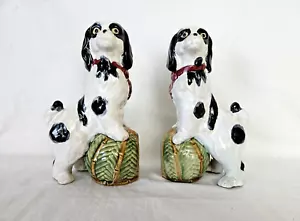 Coppia fermalibri figure cane Staffordshire Spaniel maiolica inglese nero vintage - Foto 1 di 10