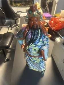 Vintage chinesische rote Gesicht Guan Yu Gong Krieger handbemalt Porzellan Figur - Bild 1 von 4