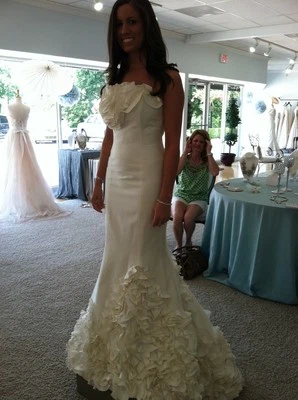 Vestido de novia de diseñador Romona Keveza - Perfecto estado Foto 1 de 3