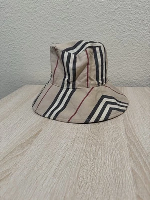 SOMBRERO DE LLUVIA BURBERRY SOMBRERO CUBO CUADROS TOSTADOS Foto 1 de 4