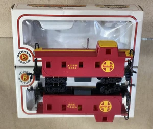 Bachmann HO Santa Fe All Steel Caboose 3851 43-1037-02 ATSF Model Trains Gauge - Picture 1 of 11