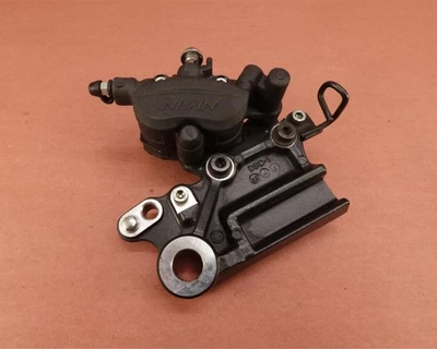 Soporte de montaje de pinza de freno trasero Kawasaki Ninja 500 EX500 2024-2025 Foto 1 de 4