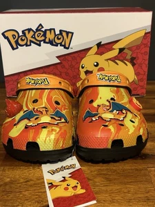 Zuecos clásicos Crocs x Pokemon Charizard niños talla 6 - Imagen 1 de 4