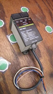 Omron Hochleistungs DC Verstärker faseroptischer Sensor mit Abdeckung E3X-NM11 - Bild 1 von 2