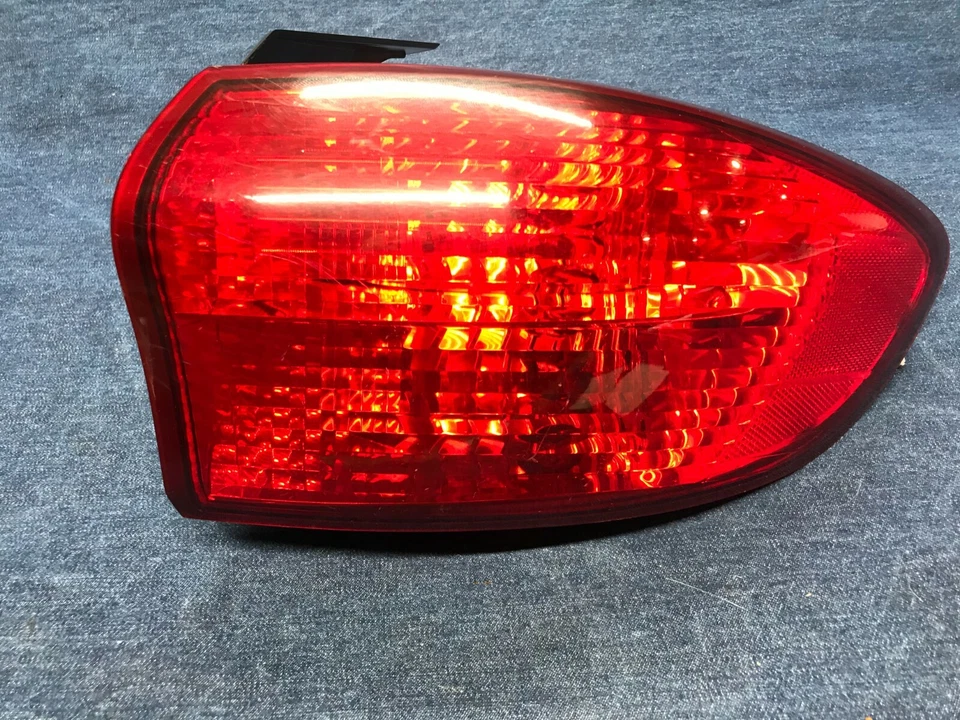 2006 2007 斯巴鲁 Tribeca B9 右侧尾灯 #2 — 第 1/4 张图片