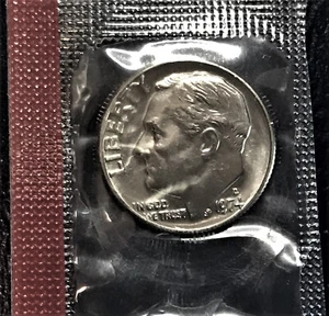 1974 D BU Roosevelt Dime Brilliant Uncirculated from Orig Mint Set in Cello BU - Picture 1 of 2