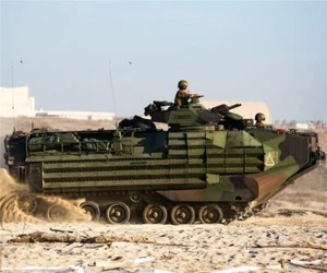AAv7 AMPHIBISCHES LANDUNGSFAHRZEUG GLÄNZEND POSTER BILD BANNER DRUCK FOTO 7076 - Bild 1 von 1