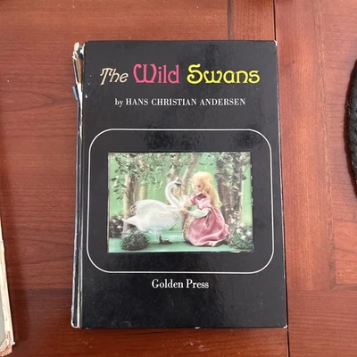 THE WILD SWANS Hans Christian Andersen Lenticular Cover 1966 Golden Press  — 第 1/4 张图片