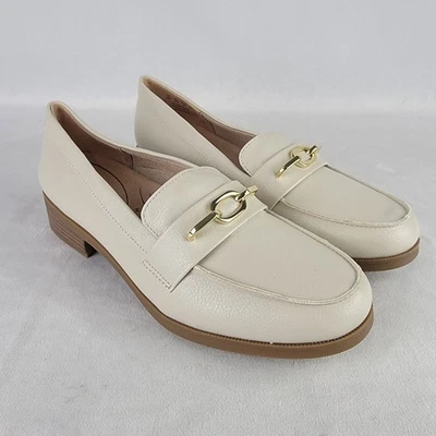 LifeStride Mujer 9 Soft System Crema Mocasines Ancho Metal Cadena Detalle Comodidad Foto 1 de 4