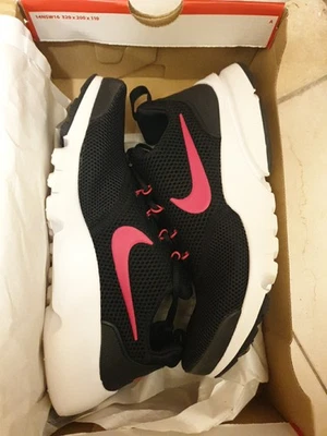 Nike Presto Fly Niños Grandes 913967-001 Negro Rosa Blanco Zapatos Atléticos Talla 7Y Foto 1 de 4